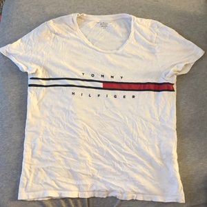 tommy hilfiger tee, size large